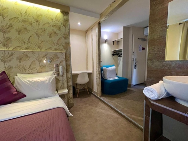 Silver Room