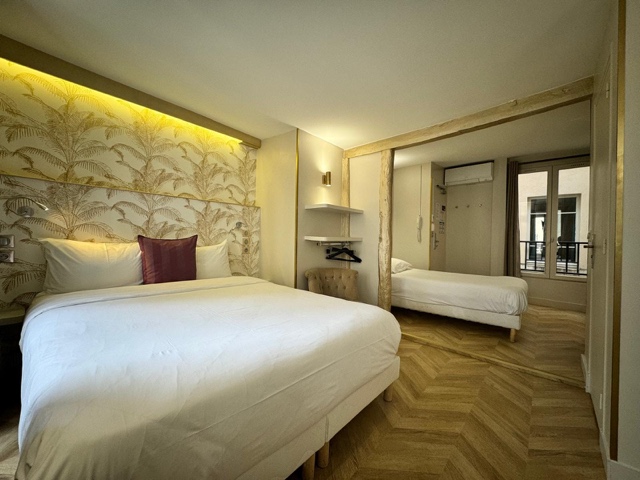 Comfort Triple Room at Hôtel Nation Montmartre